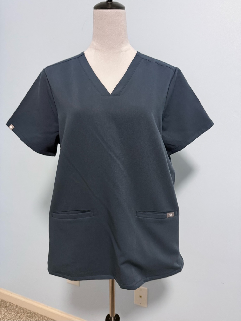 FIGS Technical Collection Women’s Size L Oversized Scrub Grey Top